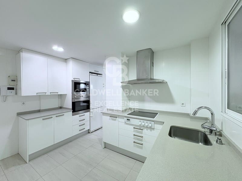 4 slaapkamer Flat te koop in Valencia stad met garage - € 860.000 (Ref: 9659275)