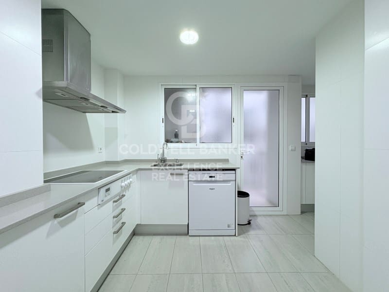 4 slaapkamer Flat te koop in Valencia stad met garage - € 860.000 (Ref: 9659275)