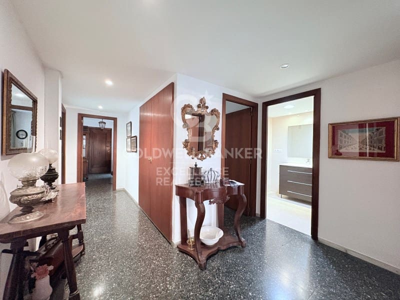 4 slaapkamer Flat te koop in Valencia stad met garage - € 860.000 (Ref: 9659275)