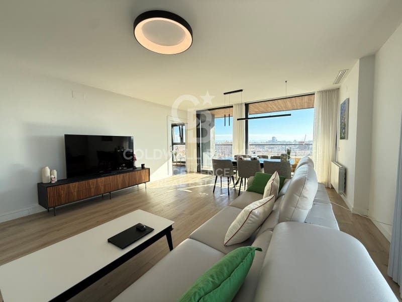 3 bedroom Flat for rent in Valencia city with garage - € 2,400 (Ref: 9690475)