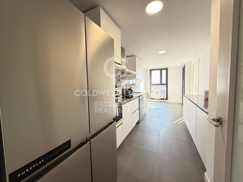 3 bedroom Flat for rent in Valencia city with garage - € 2,400 (Ref: 9690475)