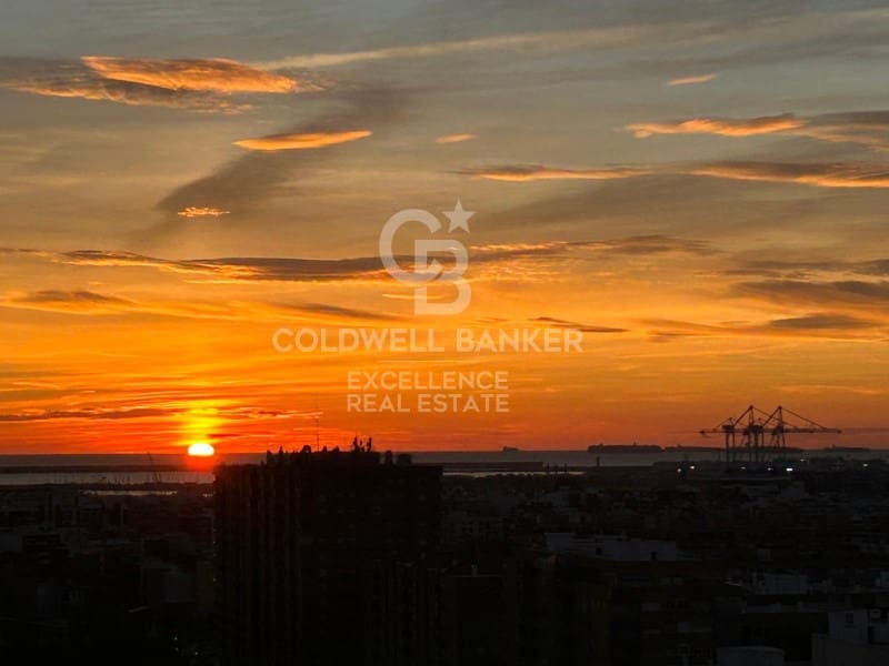 3 bedroom Flat for rent in Valencia city with garage - € 2,400 (Ref: 9690475)