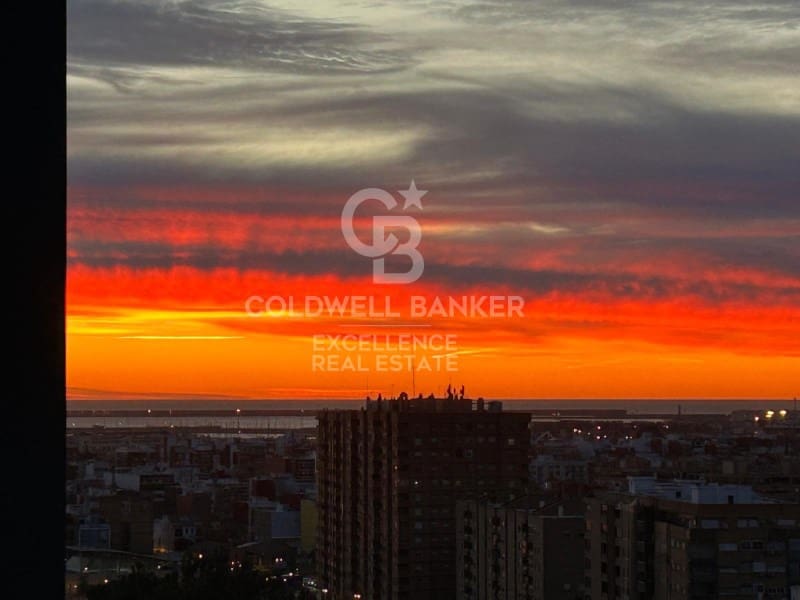 3 bedroom Flat for rent in Valencia city with garage - € 2,400 (Ref: 9690475)