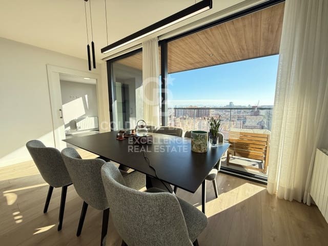 3 bedroom Flat for rent in Ciutat Jardi, Valencia city with garage - € 2,400 (Ref: 9690475)