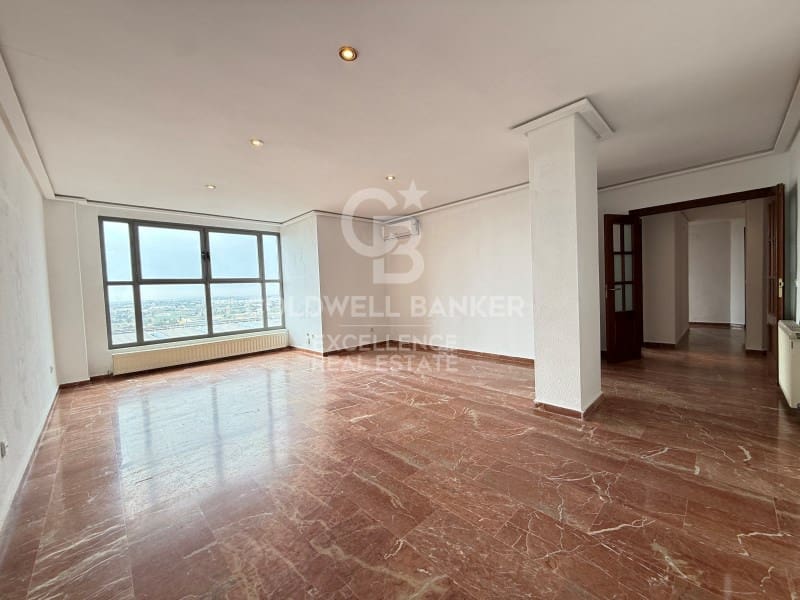 4 bedroom Flat for rent in Valencia city with garage - € 2,500 (Ref: 9711893)