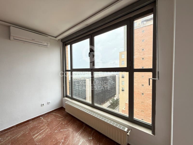 4 bedroom Flat for rent in Valencia city with garage - € 2,500 (Ref: 9711893)