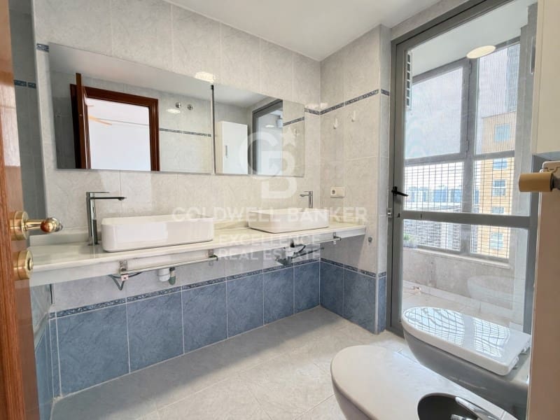 4 bedroom Flat for rent in Valencia city with garage - € 2,500 (Ref: 9711893)