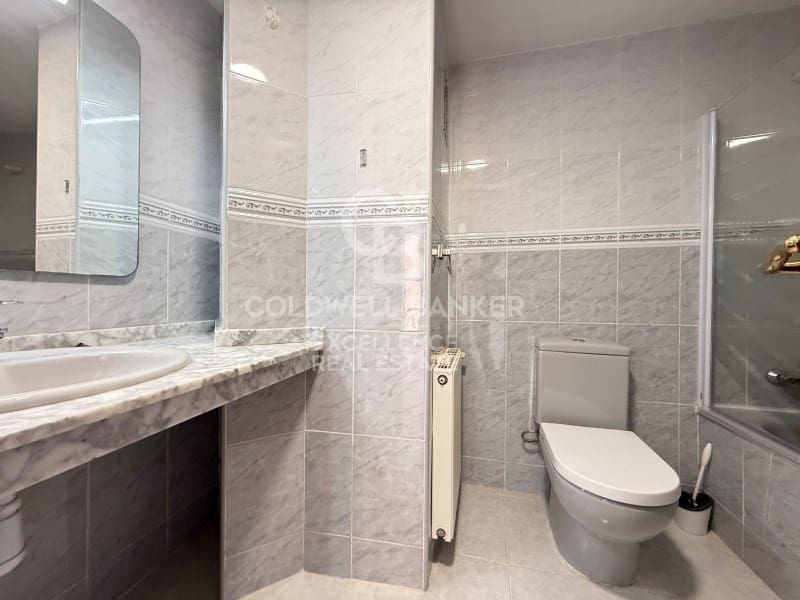 4 bedroom Flat for rent in Valencia city with garage - € 2,500 (Ref: 9711893)