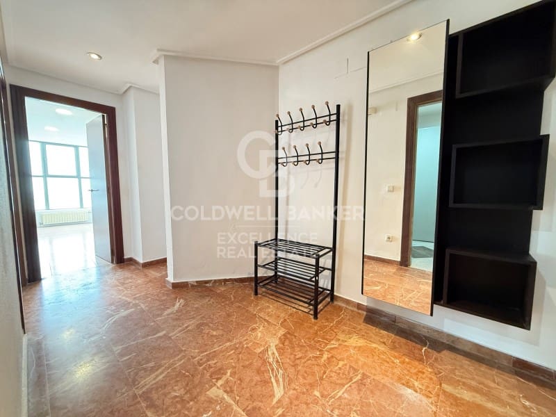 4 bedroom Flat for rent in Valencia city with garage - € 2,500 (Ref: 9711893)