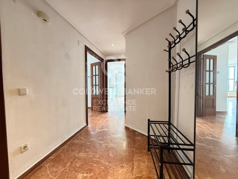 4 bedroom Flat for rent in Valencia city with garage - € 2,500 (Ref: 9711893)