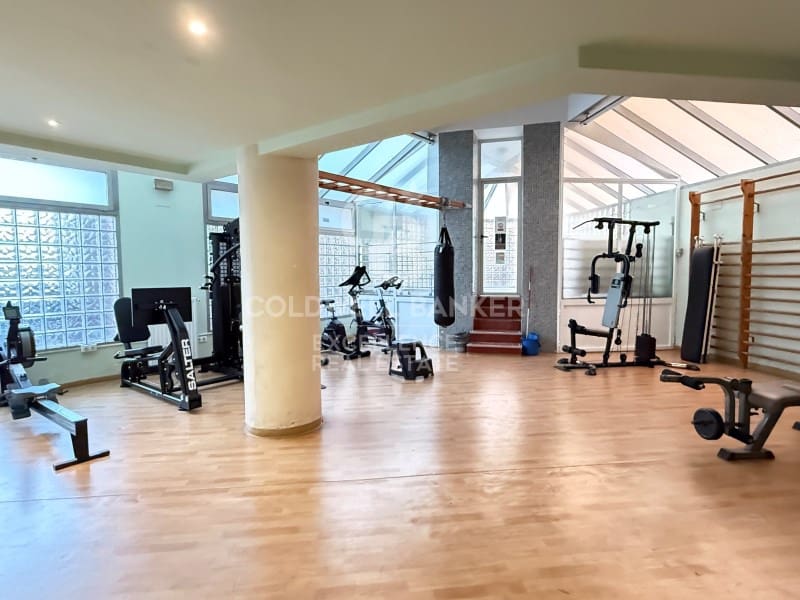 4 bedroom Flat for rent in Valencia city with garage - € 2,500 (Ref: 9711893)