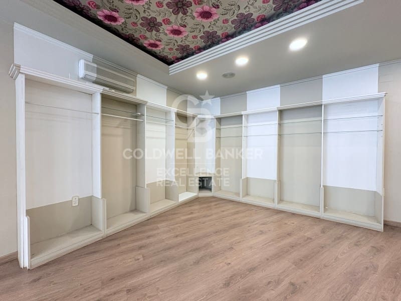 Commercial for sale in Oliva - € 750,000 (Ref: 9770566)