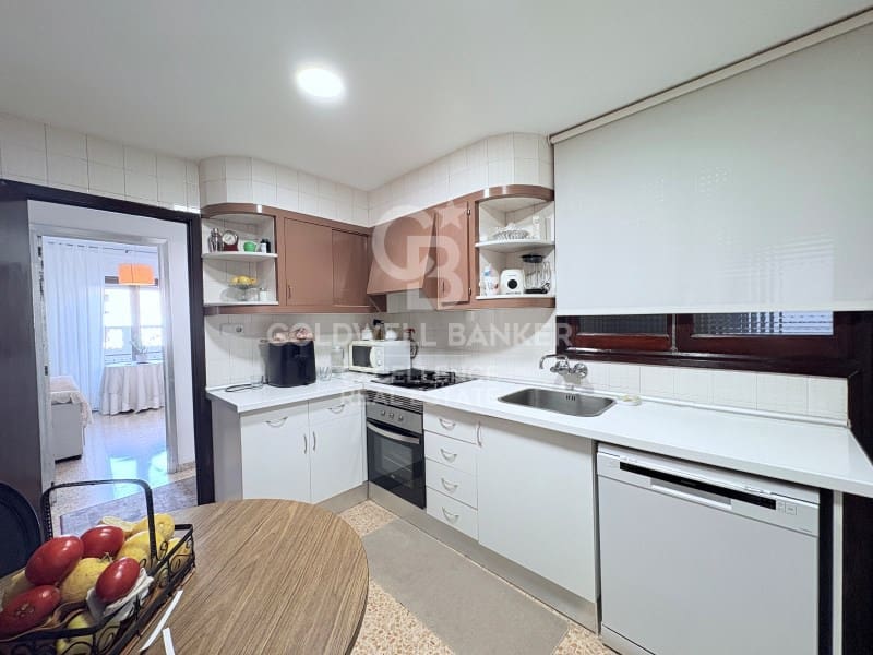 Commercial for sale in Oliva - € 750,000 (Ref: 9770566)