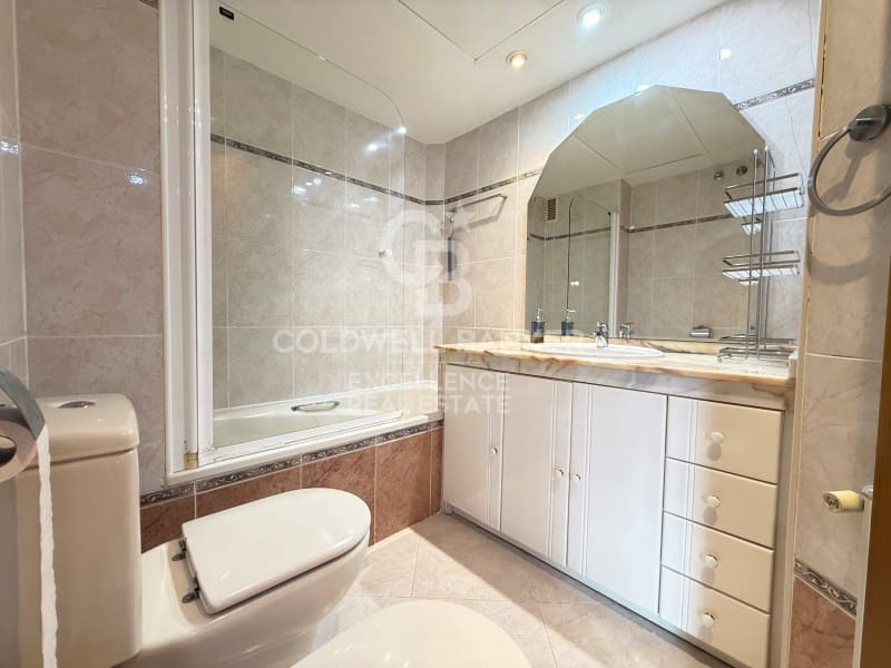 2 Zimmer Wohnung zu vermieten in Valencia Stadt mit Pool Garage - 1.800 € (Ref: 9777961)