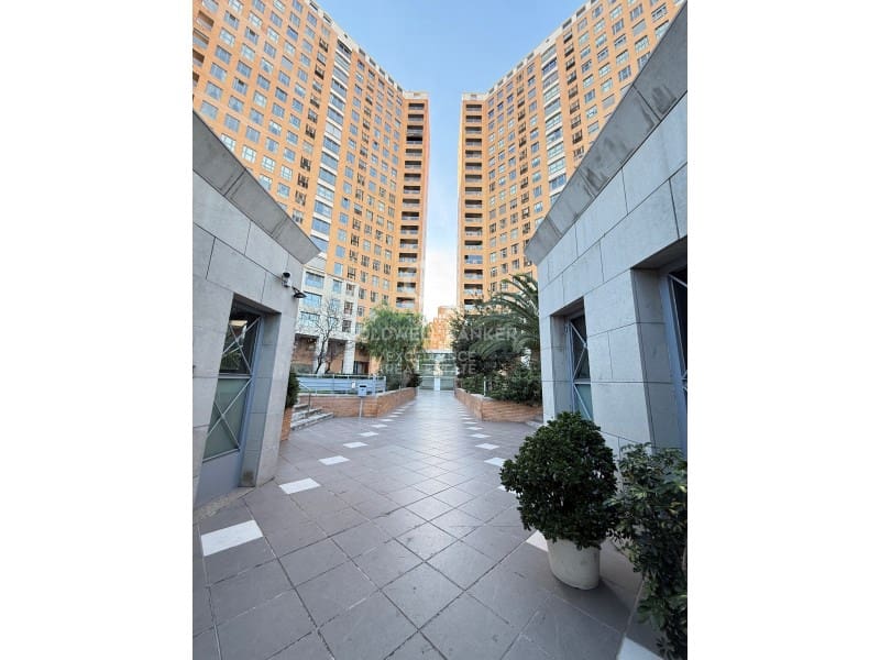 2 Zimmer Wohnung zu vermieten in Valencia Stadt mit Pool Garage - 1.800 € (Ref: 9777961)