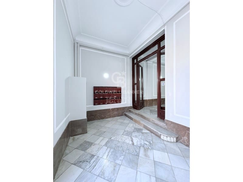 2 bedroom Flat for sale in Valencia city - € 360,000 (Ref: 9840318)