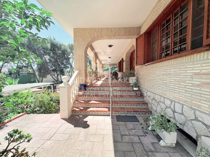 7 slaapkamer Villa te koop in Torrent met zwembad garage - € 1.150.000 (Ref: 9851305)