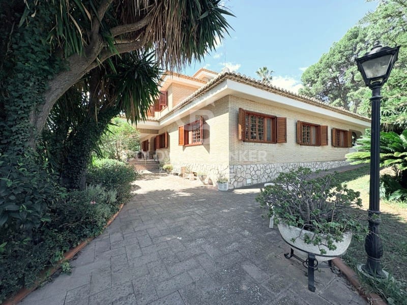7 slaapkamer Villa te koop in Torrent met zwembad garage - € 1.150.000 (Ref: 9851305)