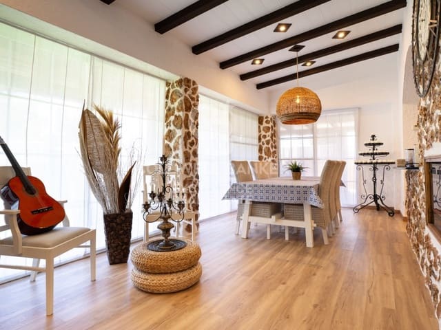 Chalet de 4 habitaciones en Alcanar en venta con piscina garaje - 825.000 € (Ref: 9851306)