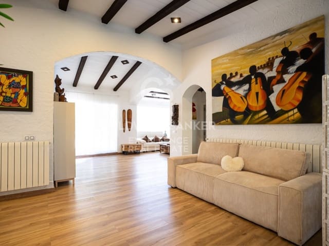 Chalet de 4 habitaciones en Alcanar en venta con piscina garaje - 825.000 € (Ref: 9851306)