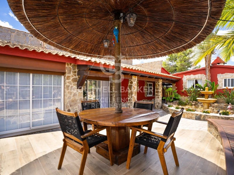 4 bedroom Villa for sale in Alcanar with pool garage - € 825,000 (Ref: 9851306)