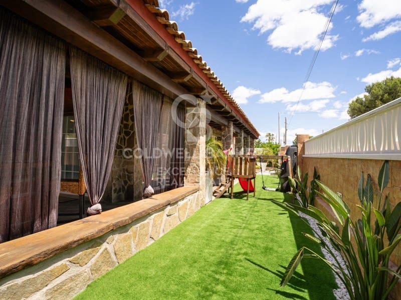 4 bedroom Villa for sale in Alcanar with pool garage - € 825,000 (Ref: 9851306)