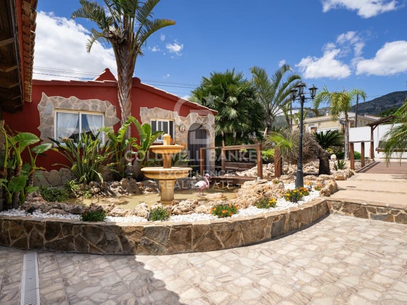 4 bedroom Villa for sale in Alcanar with pool garage - € 825,000 (Ref: 9851306)