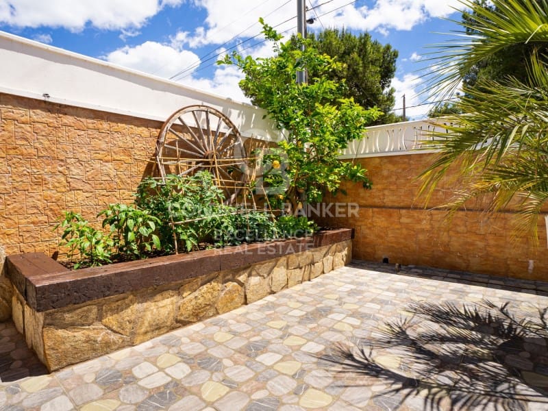 4 bedroom Villa for sale in Alcanar with pool garage - € 825,000 (Ref: 9851306)