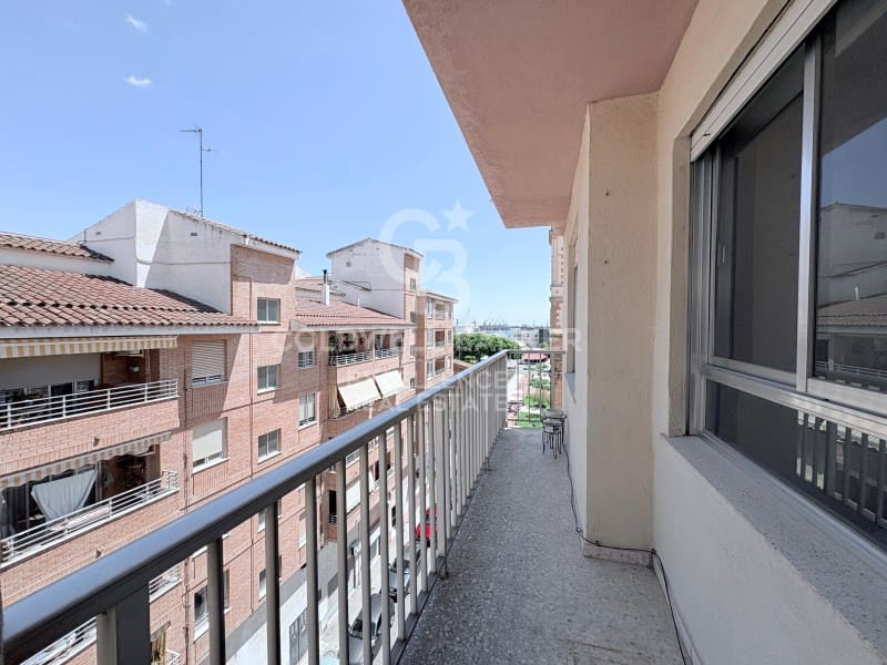 4 soveværelse Lejlighed til salg i Castello de la Plana - € 180.000 (Ref: 9851308)