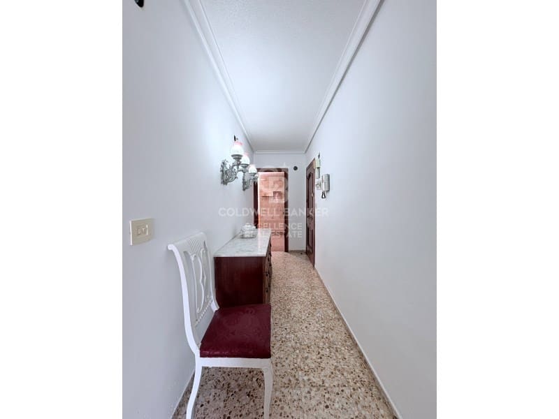 4 soveværelse Lejlighed til salg i Castello de la Plana - € 180.000 (Ref: 9851308)