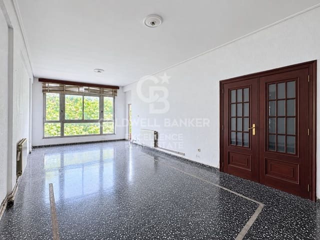 Piso de 6 habitaciones en Arrancapins, València ciudad en venta con garaje - 649.000 € (Ref: 9851309)