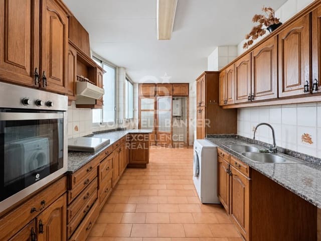 Piso de 6 habitaciones en Arrancapins, València ciudad en venta con garaje - 649.000 € (Ref: 9851309)