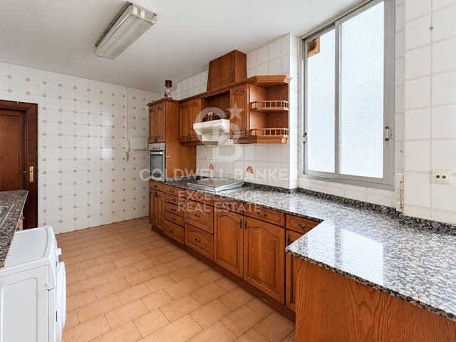 Piso de 6 habitaciones en Arrancapins, València ciudad en venta con garaje - 649.000 € (Ref: 9851309)