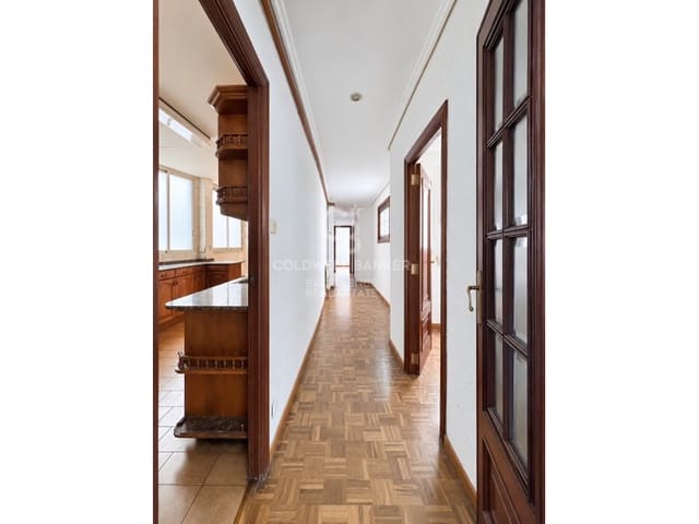 Piso de 6 habitaciones en Arrancapins, València ciudad en venta con garaje - 649.000 € (Ref: 9851309)