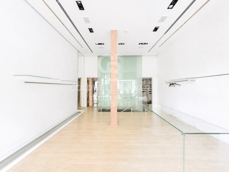 Kommersiell til leie i Valencia by - € 2 300 (Ref: 9851311)
