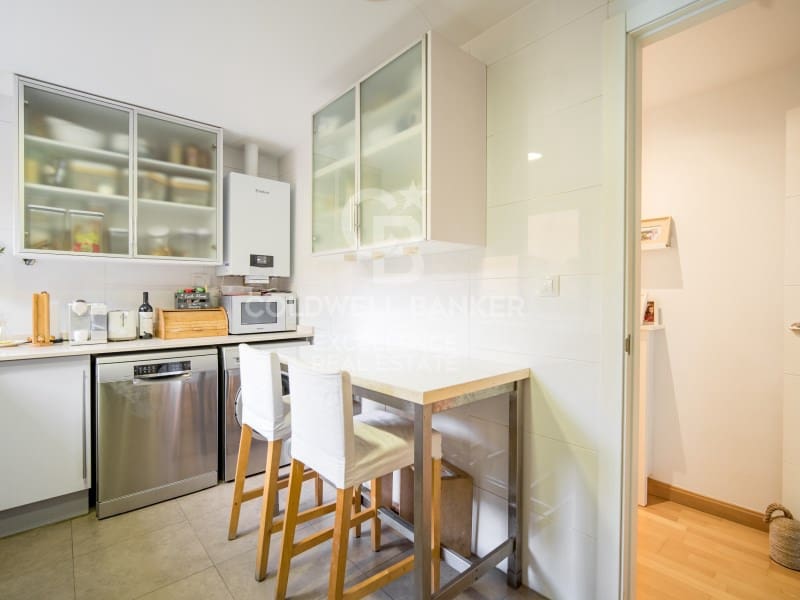 3 bedroom Penthouse for rent in Valencia city with garage - € 2,100 (Ref: 9861758)