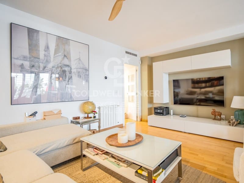 3 bedroom Penthouse for rent in Valencia city with garage - € 2,100 (Ref: 9861758)