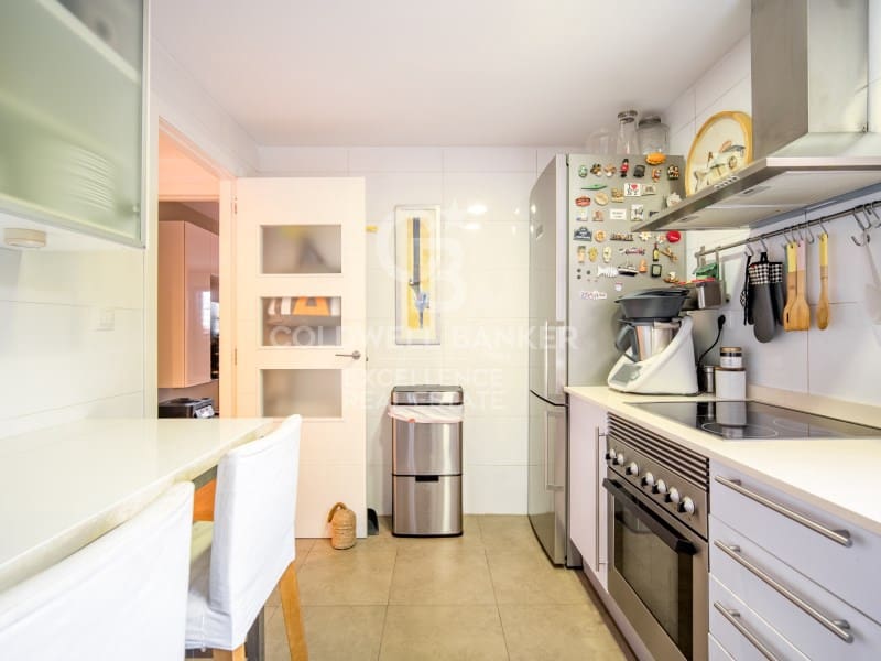 3 bedroom Penthouse for rent in Valencia city with garage - € 2,100 (Ref: 9861758)