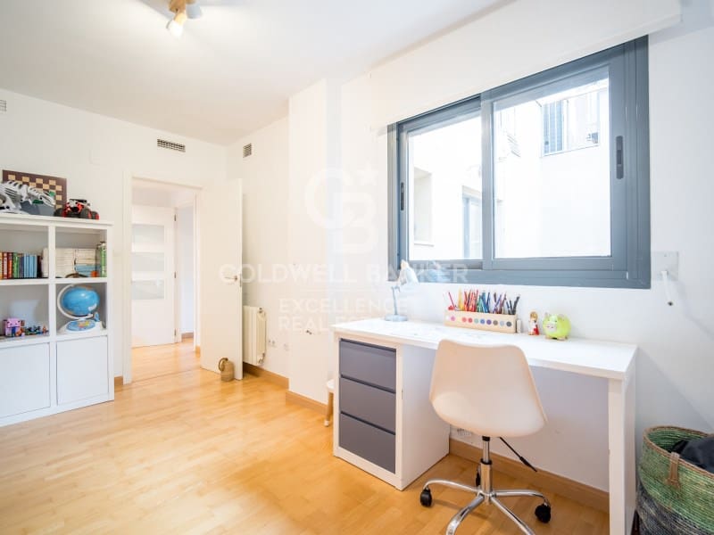 3 bedroom Penthouse for rent in Valencia city with garage - € 2,100 (Ref: 9861758)