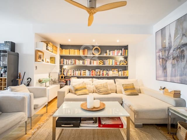 3 bedroom Penthouse for rent in Albors, Valencia city with garage - € 2,100 (Ref: 9861758)
