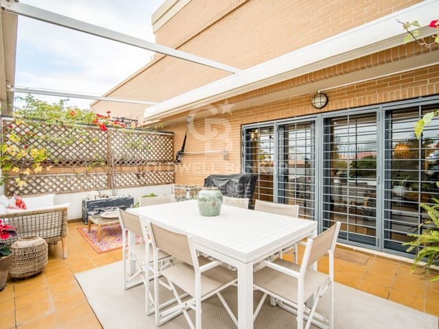 3 bedroom Penthouse for rent in Albors, Valencia city with garage - € 2,100 (Ref: 9861758)