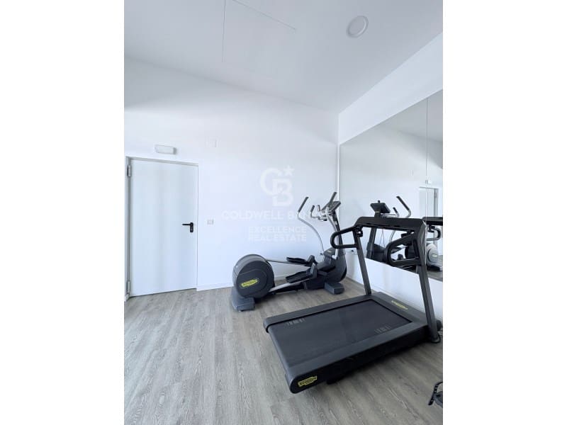 4 bedroom Flat for sale in Valencia city with pool garage - € 730,000 (Ref: 9868476)