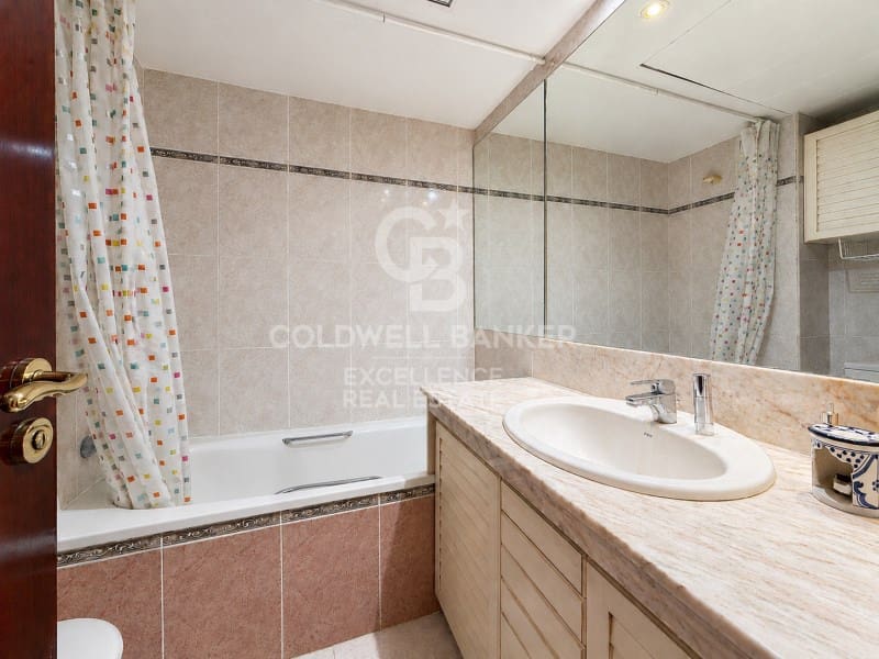 2 bedroom Flat for sale in Valencia city - € 580,000 (Ref: 9868478)