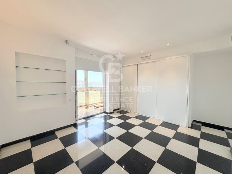 4 makuuhuone Asunto vuokrattavana paikassa Valencia kaupunki mukana 
autotalli - 3 200 € (Ref: 9910528)