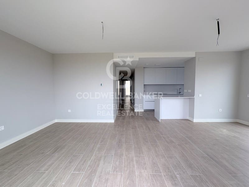 3 quarto Apartamento para arrendar em Valencia cidade com piscina garagem - 1 850 € (Ref: 9910529)