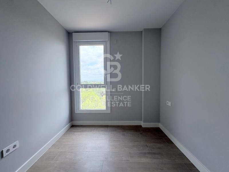 3 quarto Apartamento para arrendar em Valencia cidade com piscina garagem - 1 850 € (Ref: 9910529)