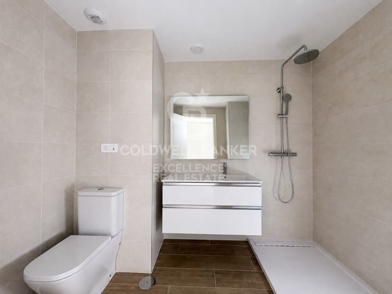 3 quarto Apartamento para arrendar em Valencia cidade com piscina garagem - 1 850 € (Ref: 9910529)