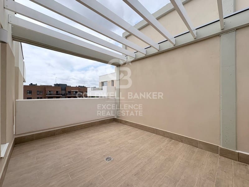 3 quarto Apartamento para arrendar em Valencia cidade com piscina garagem - 1 850 € (Ref: 9910529)