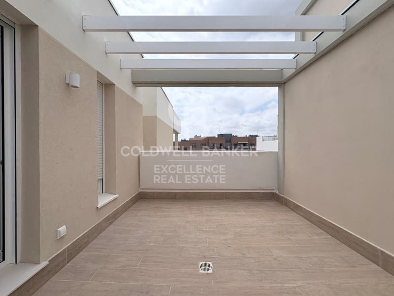 3 quarto Apartamento para arrendar em Valencia cidade com piscina garagem - 1 850 € (Ref: 9910529)