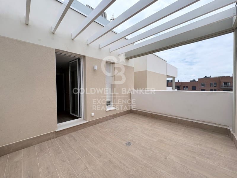 3 quarto Apartamento para arrendar em Valencia cidade com piscina garagem - 1 850 € (Ref: 9910529)